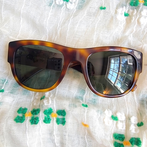 Authentic Versace Sunglasses - Picture 4 of 7